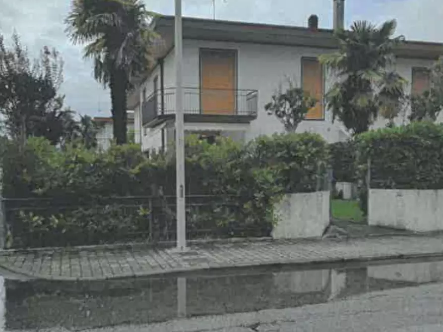 Immagine 1 di Villetta a schiera in vendita  in  Via Giovanni Da Verazzano a Caorle