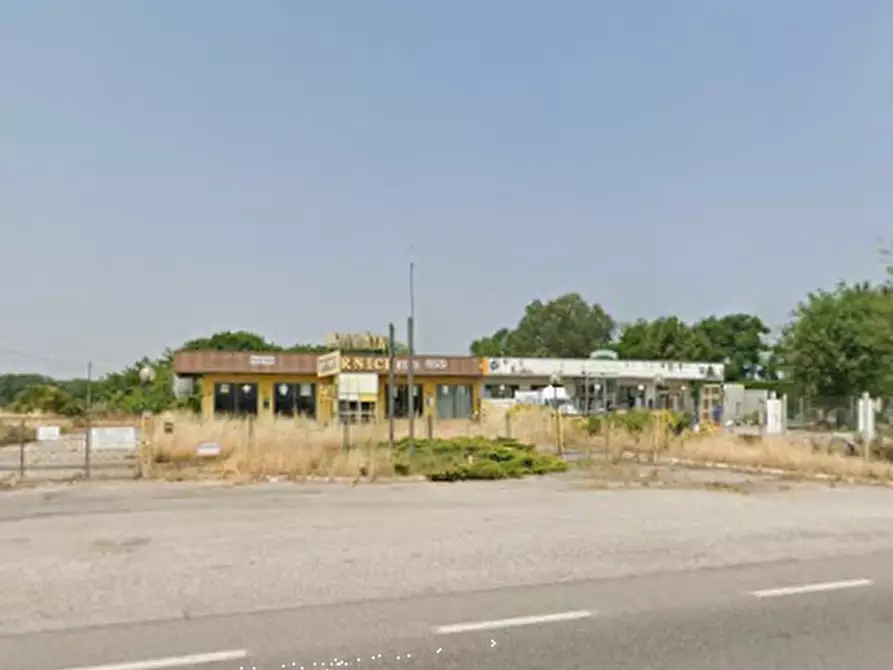 Immagine 12 di Capannone industriale in vendita  in Via Romea a Comacchio