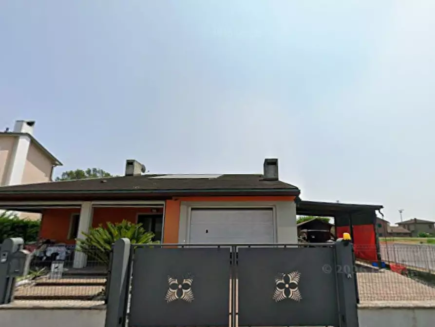 Immagine 14 di Villa in vendita  in Via Aldo Moro a Goro