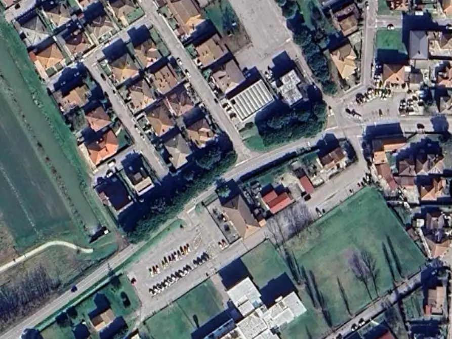 Immagine 18 di Villa in vendita  in Via Aldo Moro a Goro