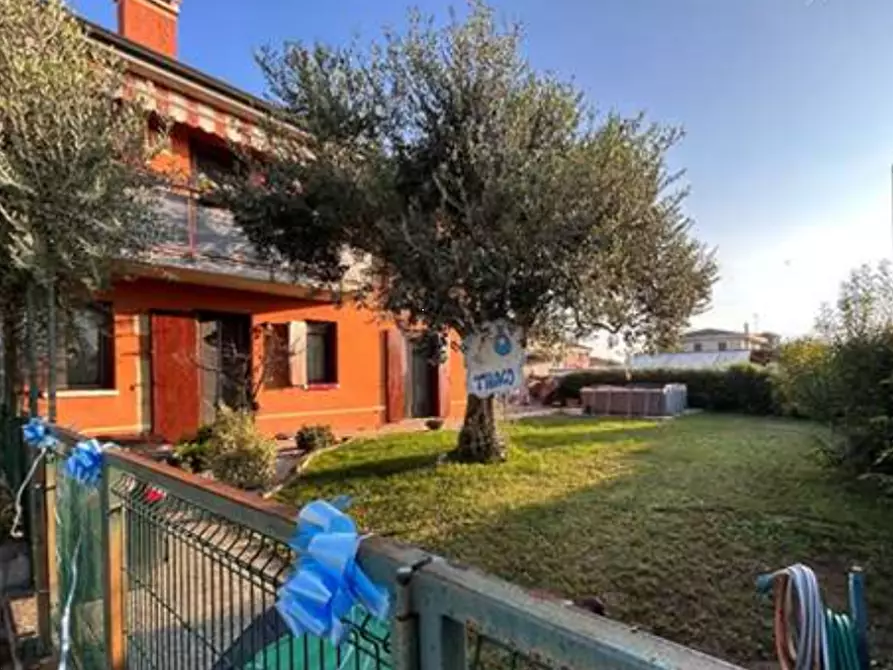 Immagine 1 di Appartamento in vendita  in Via Attilio Bernardi a Arcole