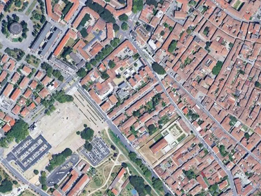 Immagine 8 di Negozio in vendita  in Via Ripagrande a Ferrara