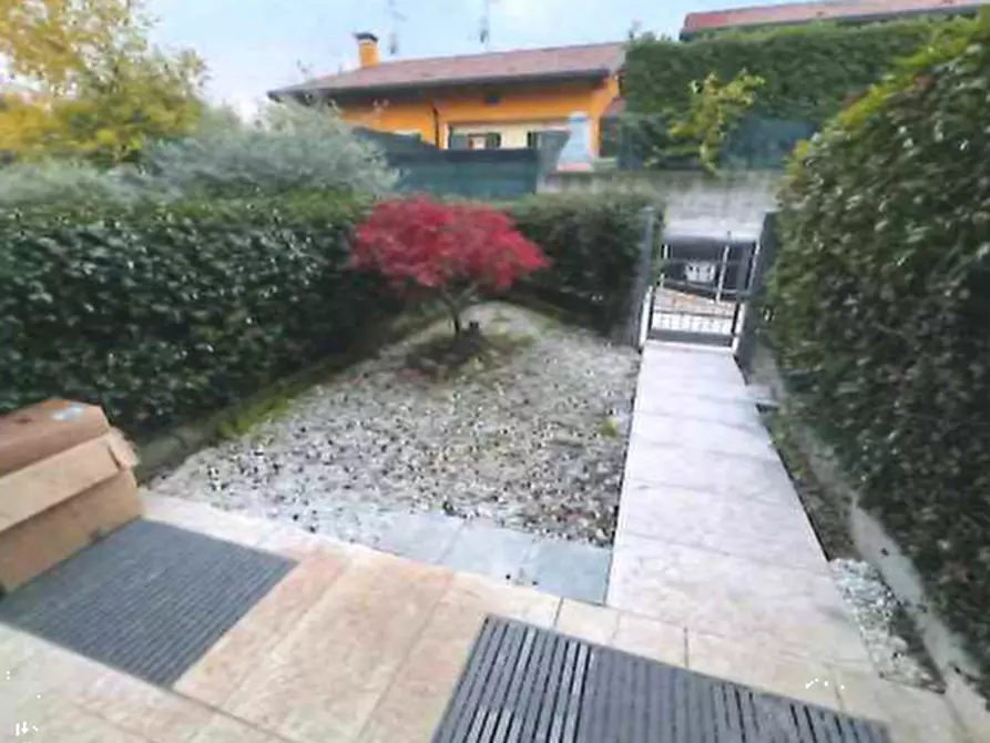 Immagine 10 di Appartamento in vendita  in Via Cavour a Sona