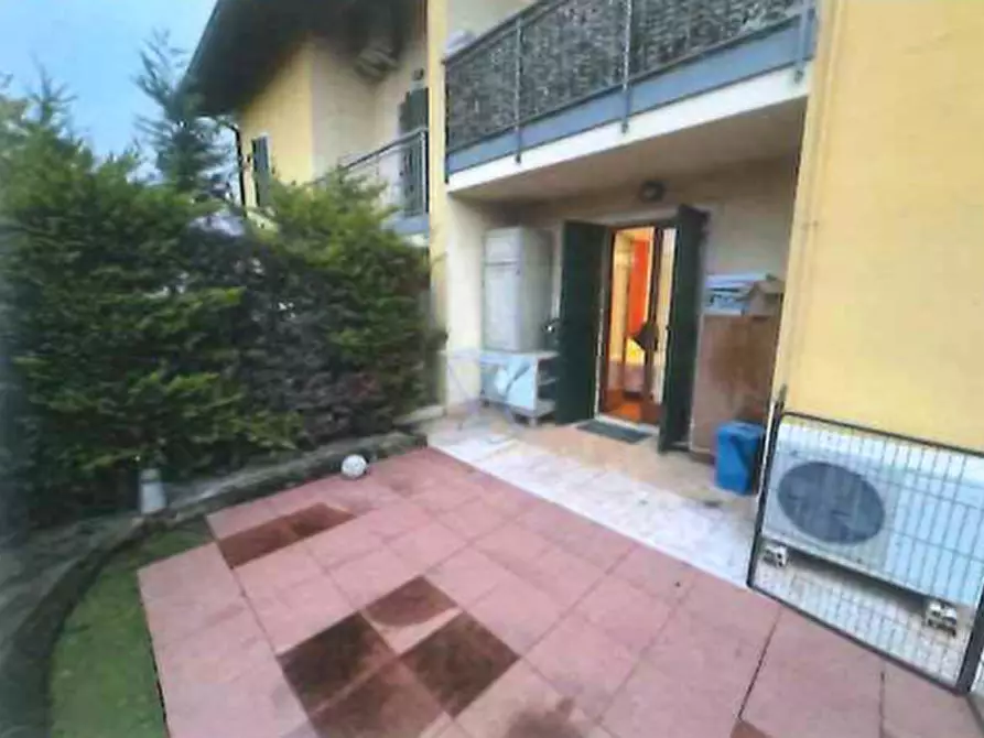 Immagine 11 di Appartamento in vendita  in Via Cavour a Sona