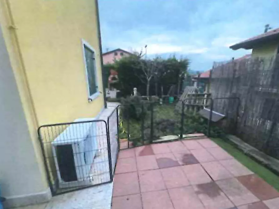 Immagine 12 di Appartamento in vendita  in Via Cavour a Sona