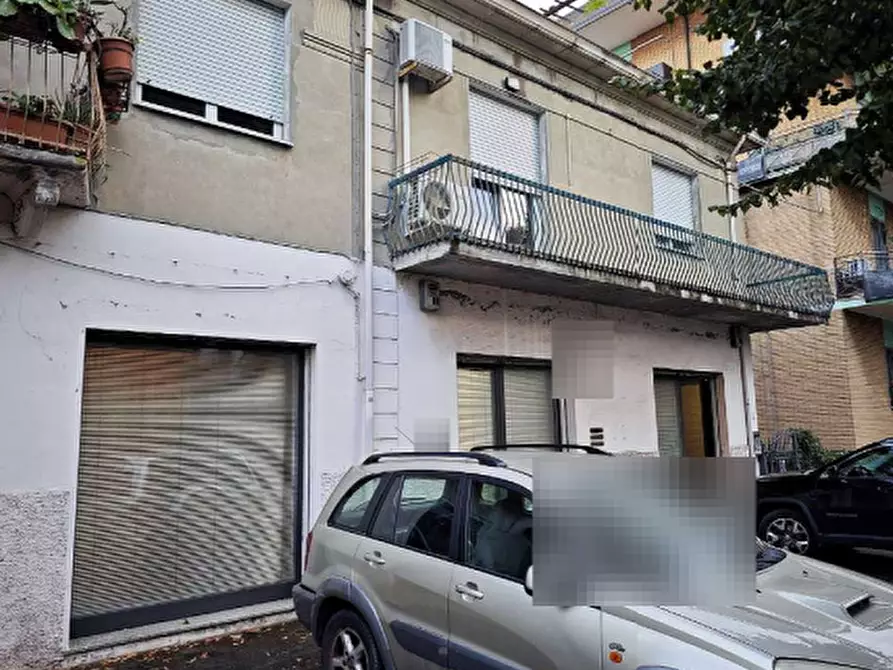 Immagine 2 di Negozio in vendita  in Via Della Fiera a Rimini