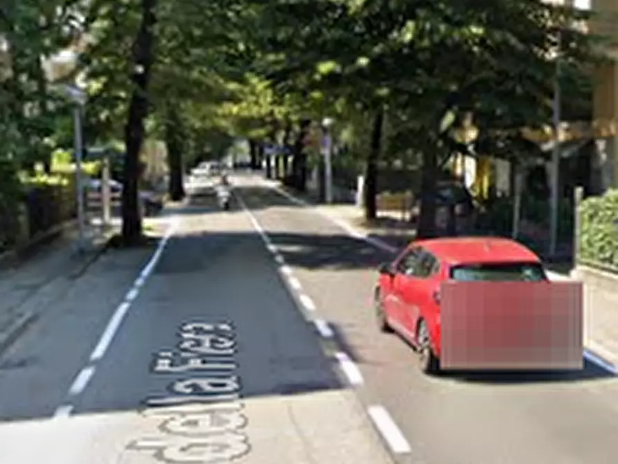 Immagine 8 di Negozio in vendita  in Via Della Fiera a Rimini