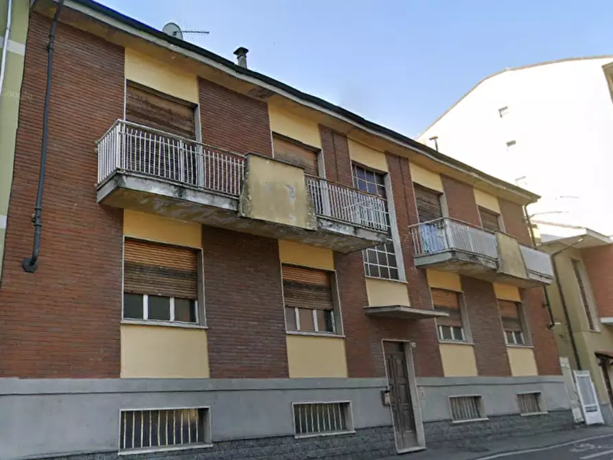 Immagine 1 di Magazzino in vendita  in Viale Risorgimento a Canelli