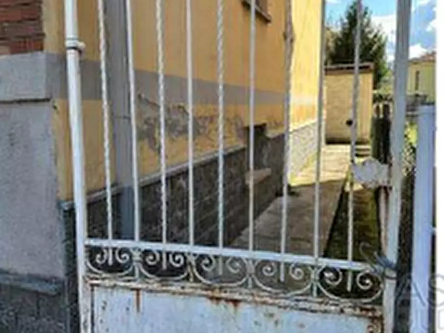 Immagine 5 di Magazzino in vendita  in Viale Risorgimento a Canelli