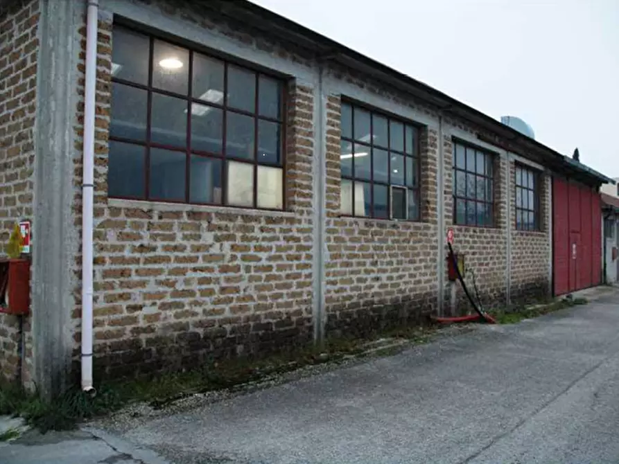 Immagine 1 di Capannone industriale in vendita  in Via Giovanni Agnelli a Campello Sul Clitunno