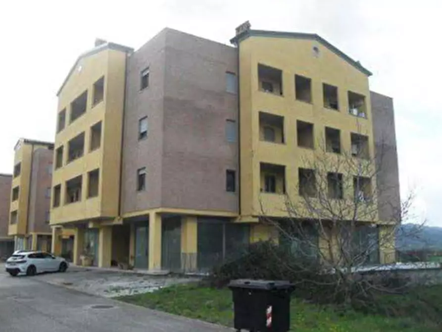Immagine 2 di Stabile in vendita  in Via Dei Pioppi a Magione