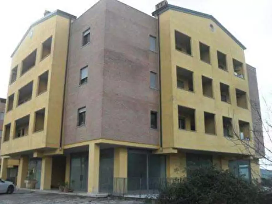 Immagine 3 di Stabile in vendita  in Via Dei Pioppi a Magione