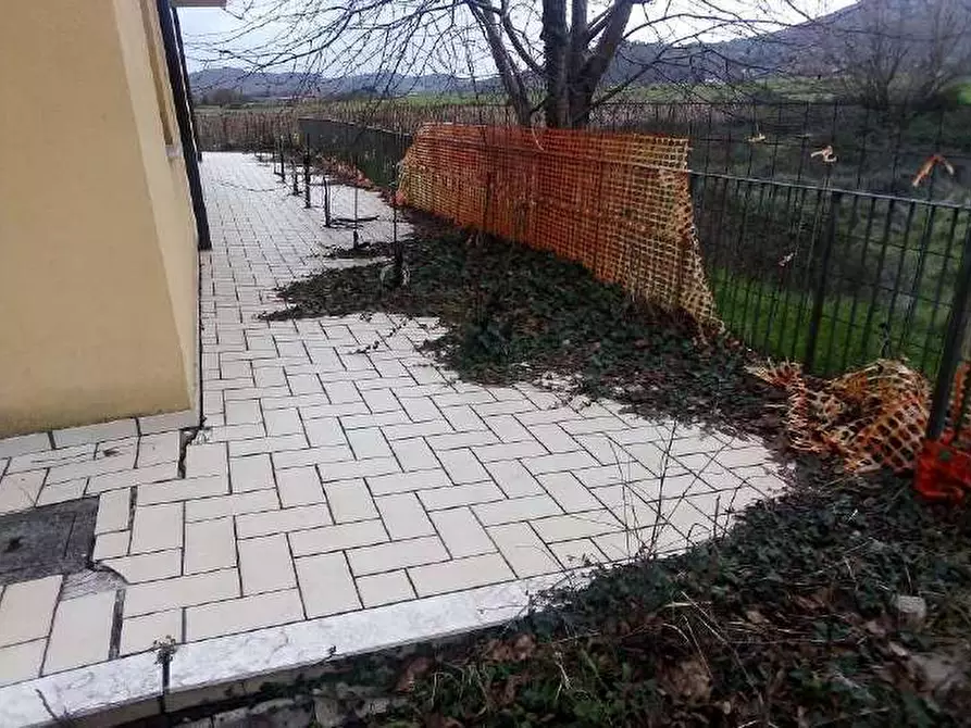 Immagine 10 di Stabile in vendita  in Via dei Pioppi a Magione