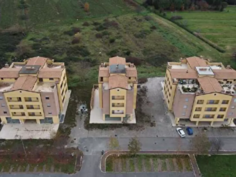 Immagine 19 di Stabile in vendita  in Via dei Pioppi a Magione