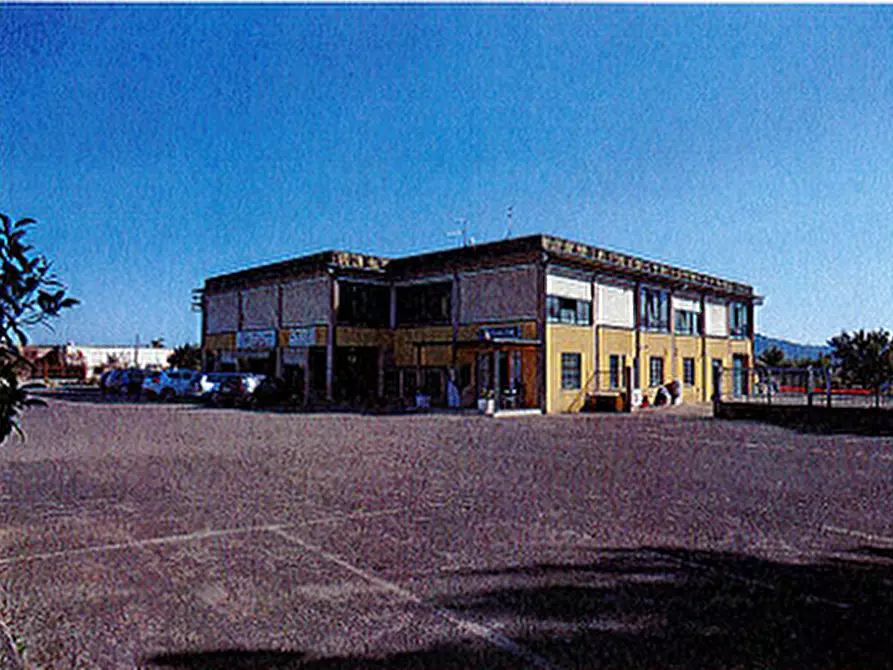 Immagine 1 di Negozio in vendita  in Via Olmini a Panicale