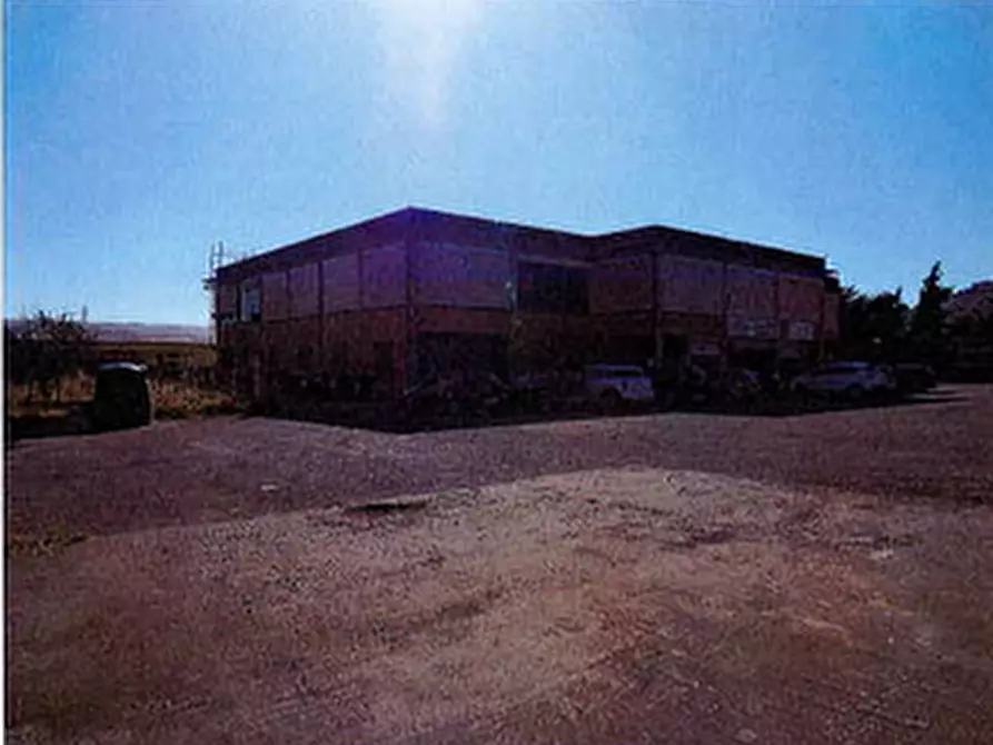 Immagine 4 di Negozio in vendita  in Via Olmini a Panicale