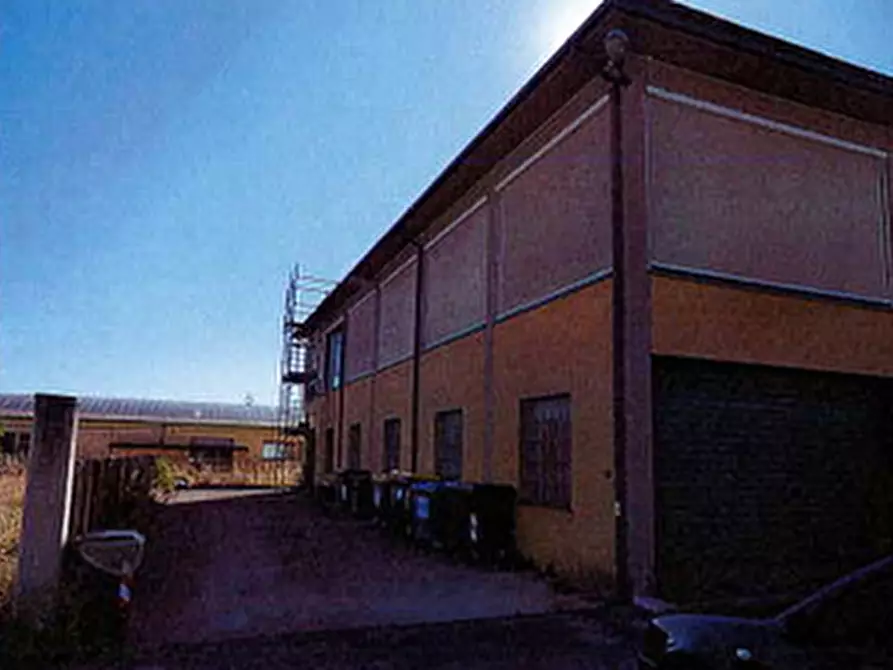 Immagine 5 di Negozio in vendita  in Via Olmini a Panicale