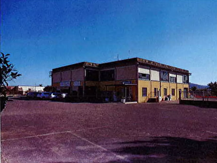 Immagine 6 di Negozio in vendita  in Via Olmini a Panicale