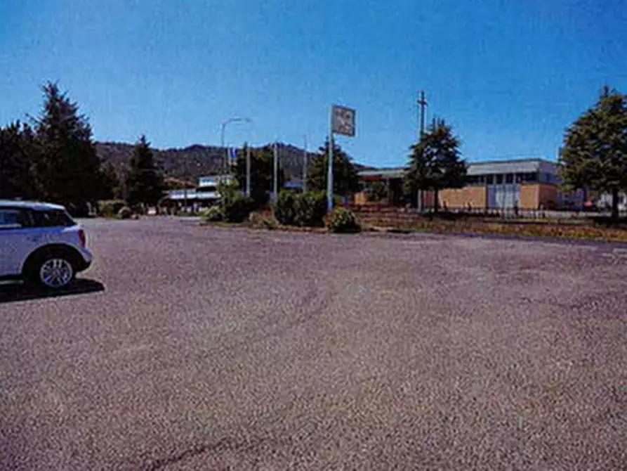 Immagine 9 di Negozio in vendita  in Via Olmini a Panicale