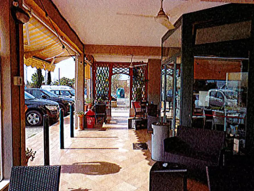 Immagine 4 di Negozio in vendita  in Via Olmini a Panicale