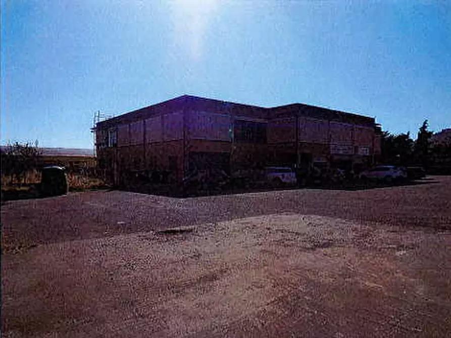 Immagine 8 di Negozio in vendita  in Via Olmini a Panicale