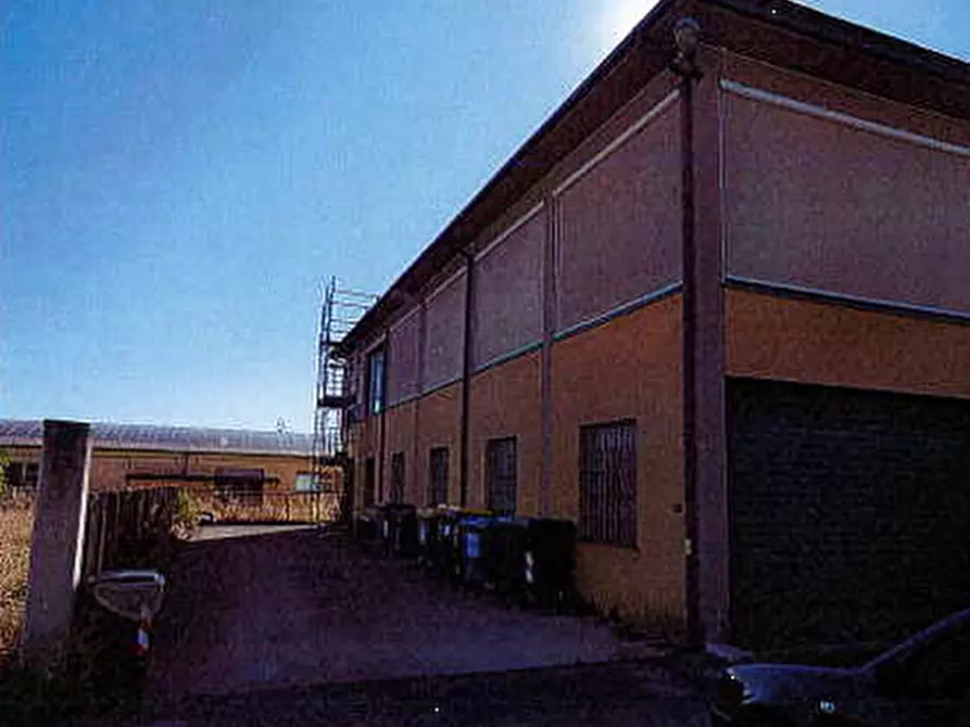 Immagine 9 di Negozio in vendita  in Via Olmini a Panicale