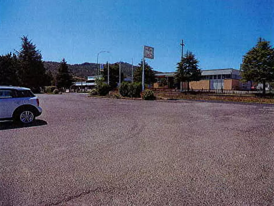 Immagine 11 di Negozio in vendita  in Via Olmini a Panicale