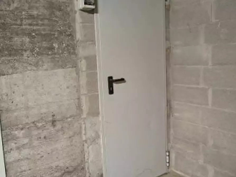 Immagine 7 di Appartamento in vendita  in Via Eugenio Montale a Certosa Di Pavia