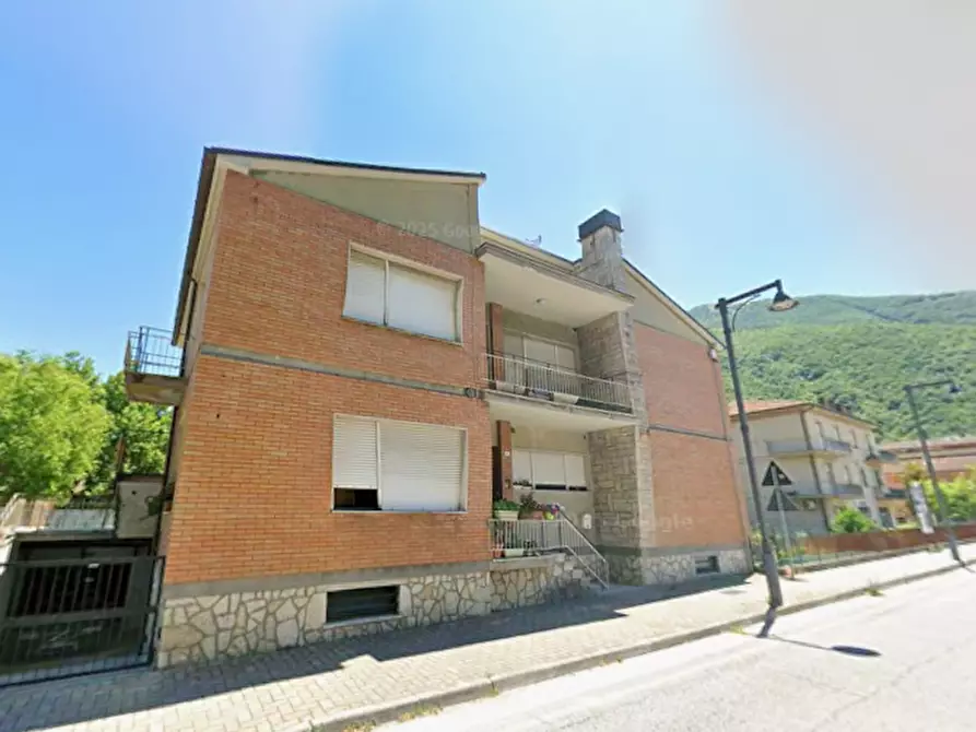 Immagine 4 di Appartamento in vendita  in Via Dante Alighieri a Piobbico