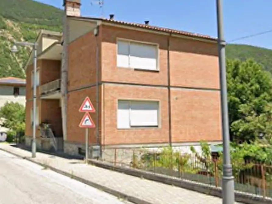 Immagine 7 di Appartamento in vendita  in Via Dante Alighieri a Piobbico