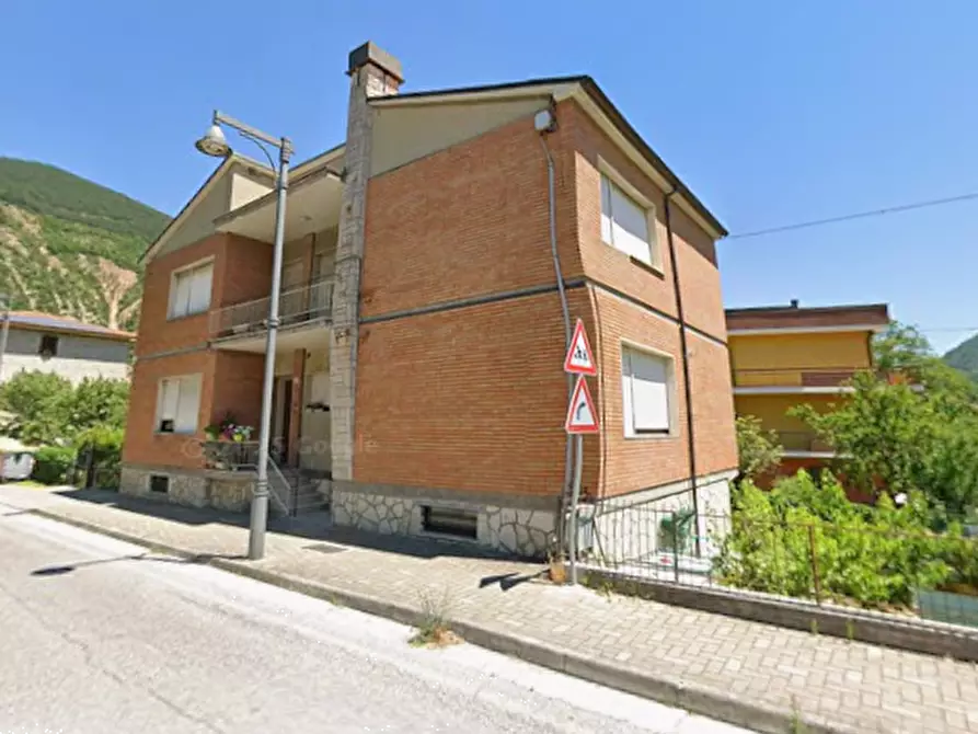 Immagine 11 di Appartamento in vendita  in Via Dante Alighieri a Piobbico