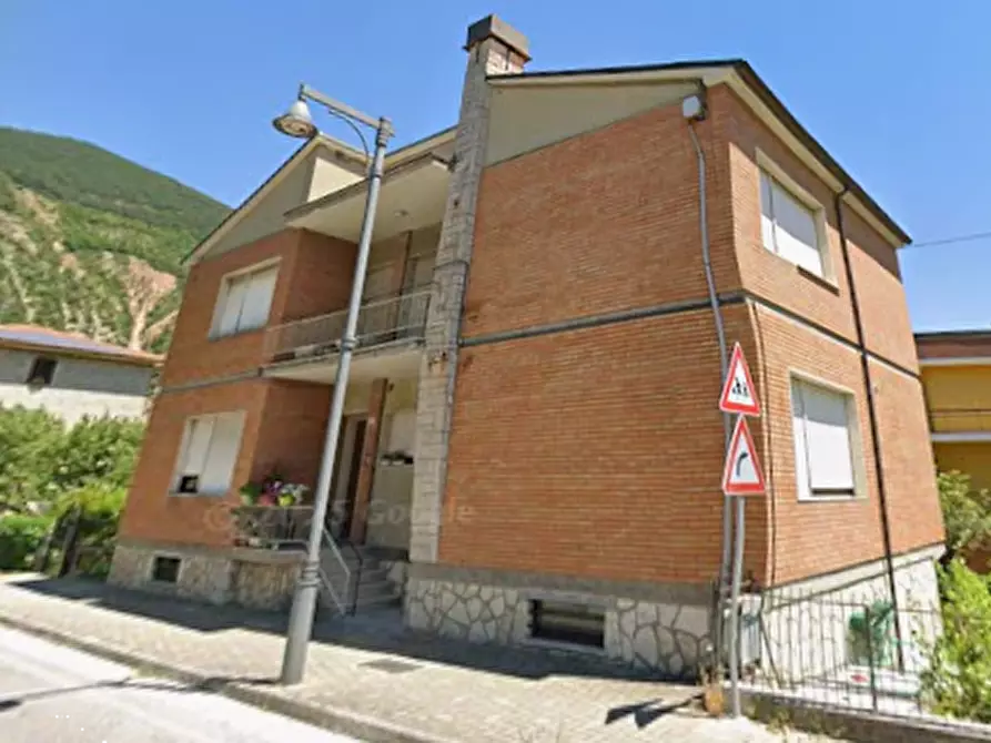 Immagine 12 di Appartamento in vendita  in Via Dante Alighieri a Piobbico