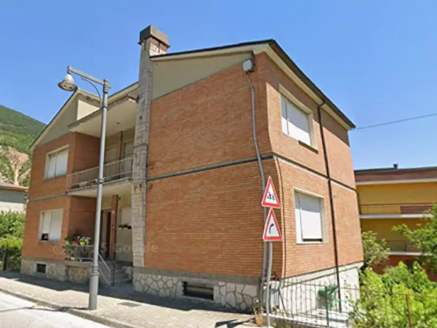 Immagine 13 di Appartamento in vendita  in Via Dante Alighieri a Piobbico