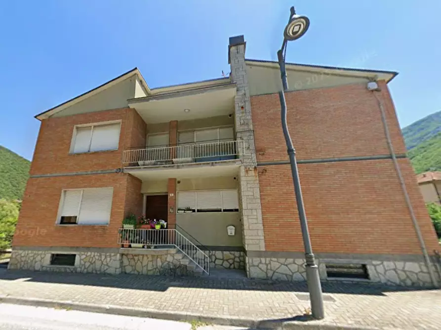 Immagine 15 di Appartamento in vendita  in Via Dante Alighieri a Piobbico