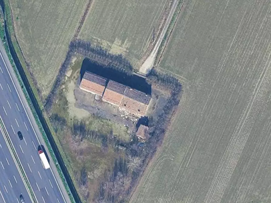 Immagine 4 di Magazzino in vendita  in Stradello Piradello a Modena