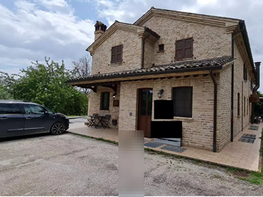 Immagine 1 di Hotel in vendita  in Contrada Calcinari a Petritoli