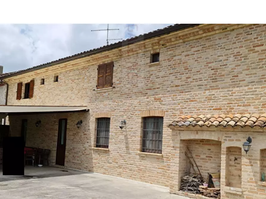 Immagine 2 di Hotel in vendita  in Contrada Calcinari a Petritoli