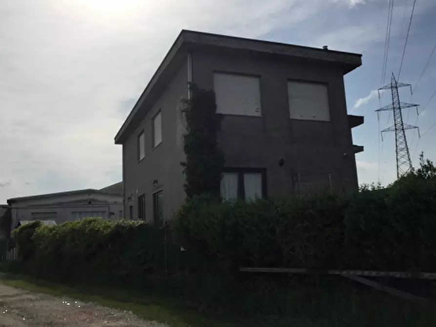 Immagine 9 di Laboratorio in vendita  in Via Giuseppe Parini a Gorgonzola