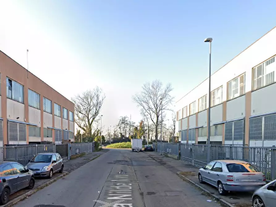 Immagine 11 di Laboratorio in vendita  in Via Nilde Iotti a Pieve Emanuele