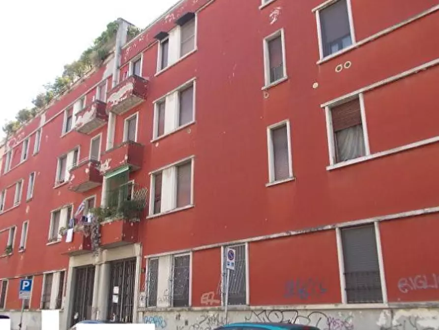 Immagine 2 di Laboratorio in vendita  in Via Bordighera a Milano