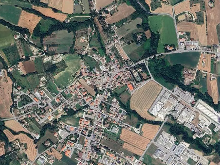 Immagine 4 di Negozio in vendita  in Largo Faleria a Falerone
