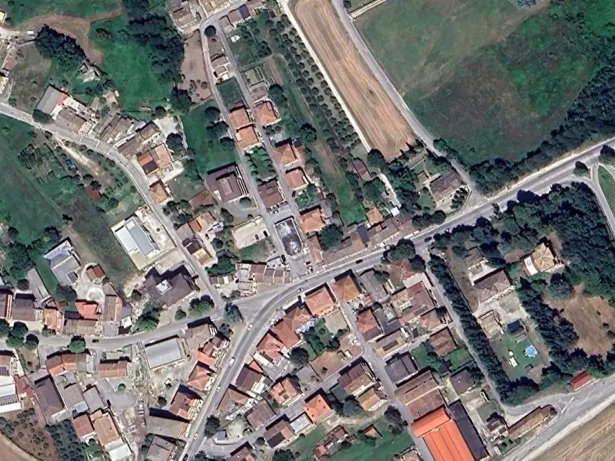 Immagine 2 di Negozio in vendita  in Largo Faleria a Falerone