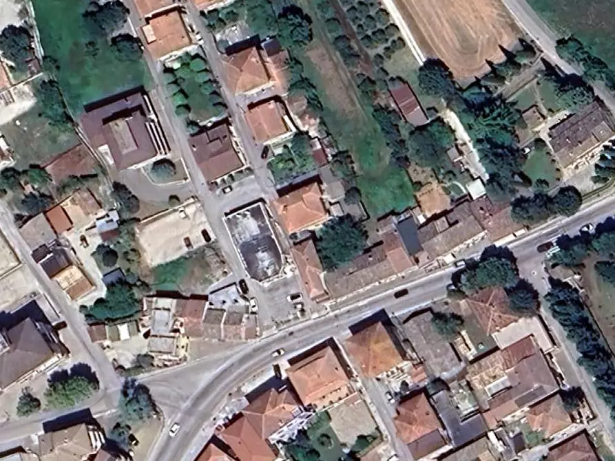 Immagine 1 di Negozio in vendita  in Largo Faleria a Falerone