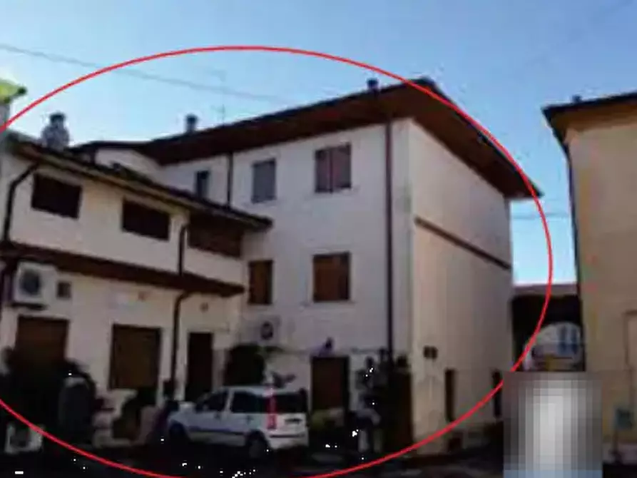 Immagine 2 di Porzione di casa in vendita  in Via Due Porte a Pastrengo