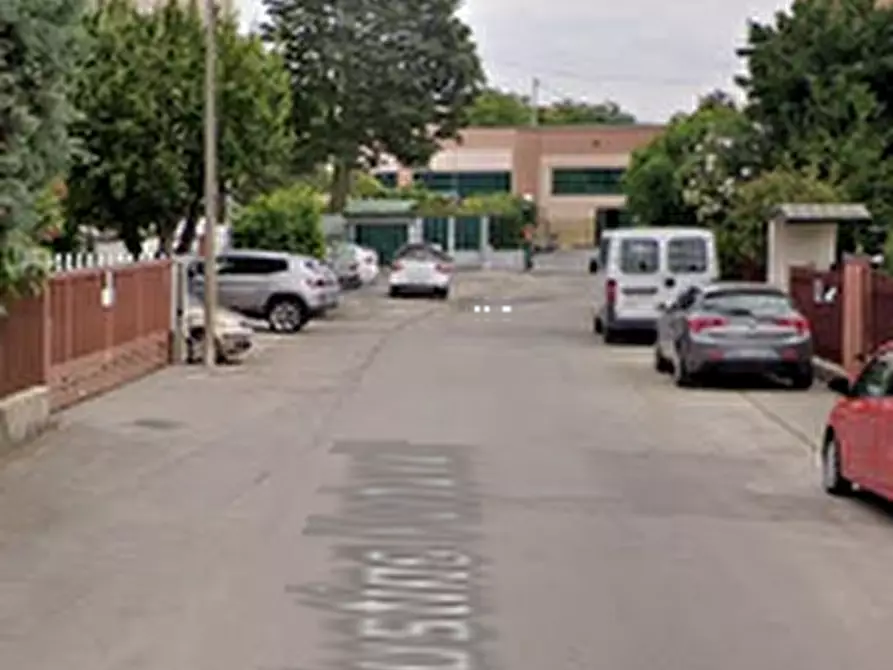 Immagine 7 di Magazzino in vendita  in Via Giustino Fortunato  a Paderno Dugnano