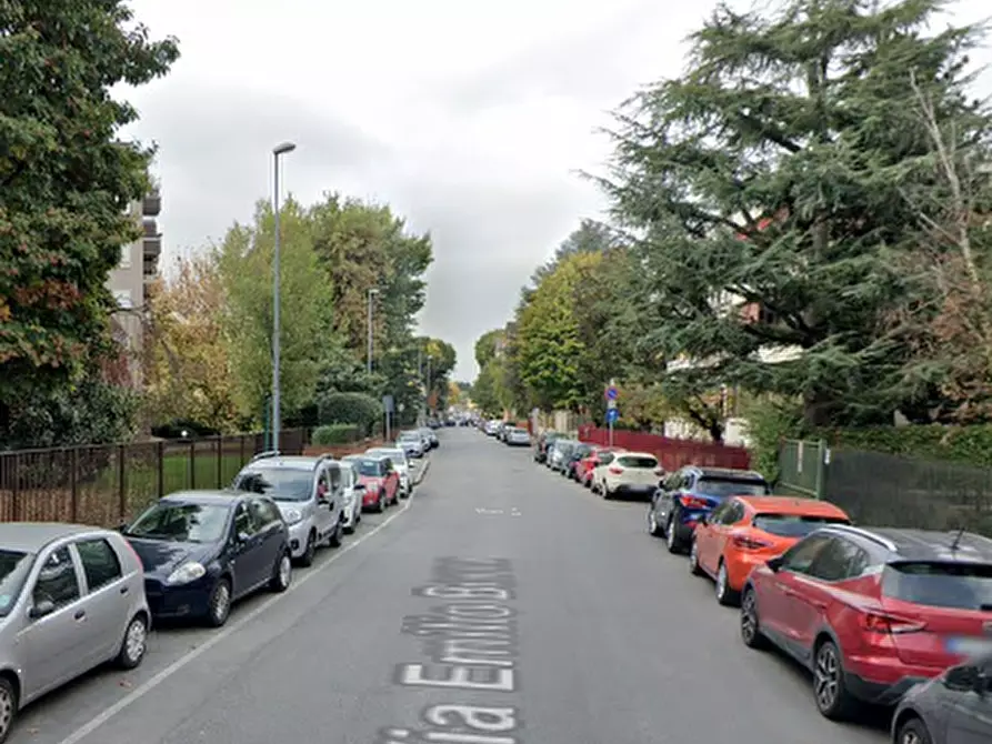 Immagine 10 di Posto auto in vendita  in Via Emilio Borsa  a Monza