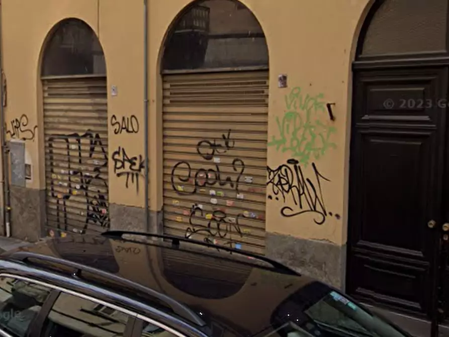 Immagine 2 di Magazzino in vendita  in Via Conte Emanuele Thesauro a Torino
