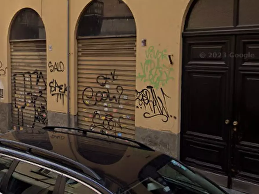 Immagine 3 di Magazzino in vendita  in Via Conte Emanuele Thesauro a Torino