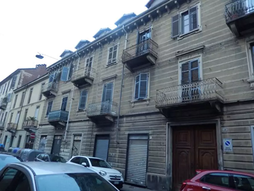 Immagine 3 di Appartamento in vendita  in Via Valprato  a Torino