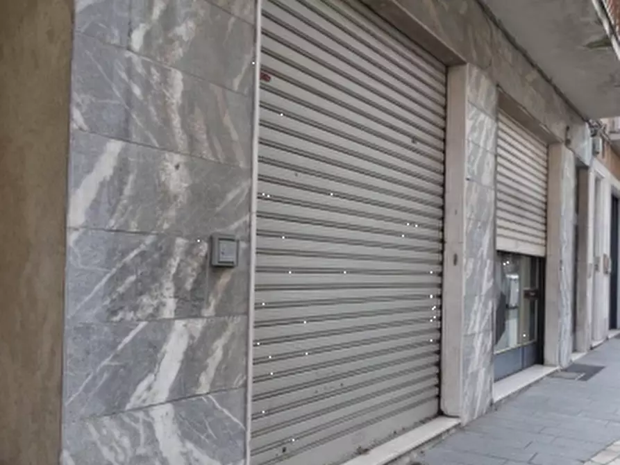 Immagine 1 di Negozio in vendita  in via Milano a Salsomaggiore Terme